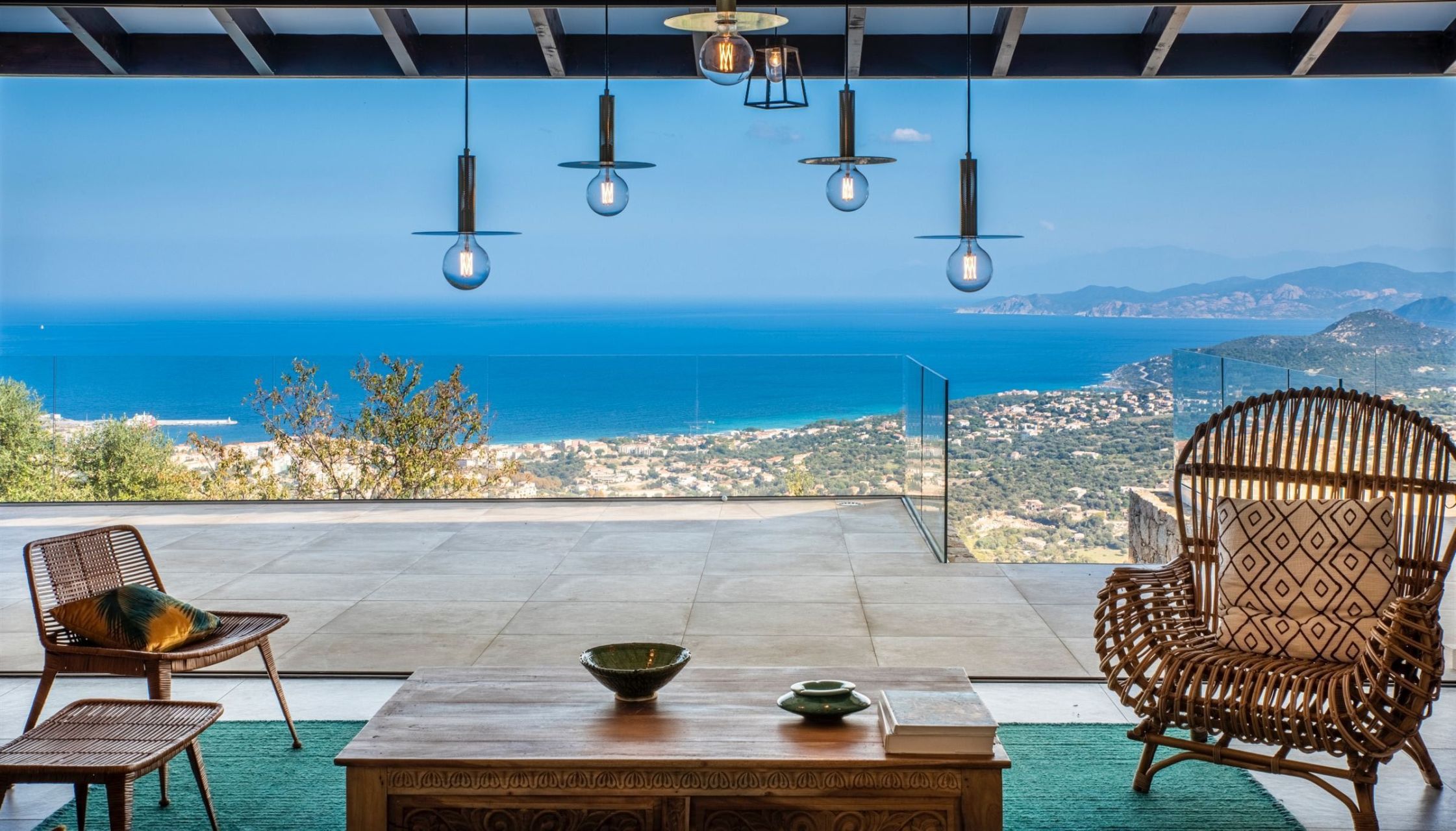 villa 8 Pièces en location saisonnière sur L ILE ROUSSE (20220)