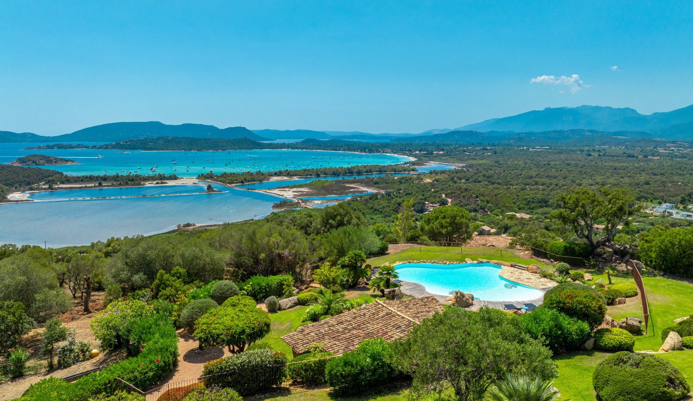 villa 8 Pièces en location saisonnière sur STE LUCIE DE PORTO VECCHIO (20144)