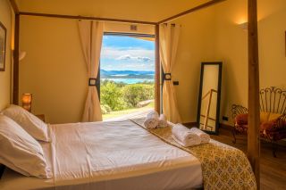 villa 8 Rooms for seasonal rent on STE LUCIE DE PORTO VECCHIO (20144)