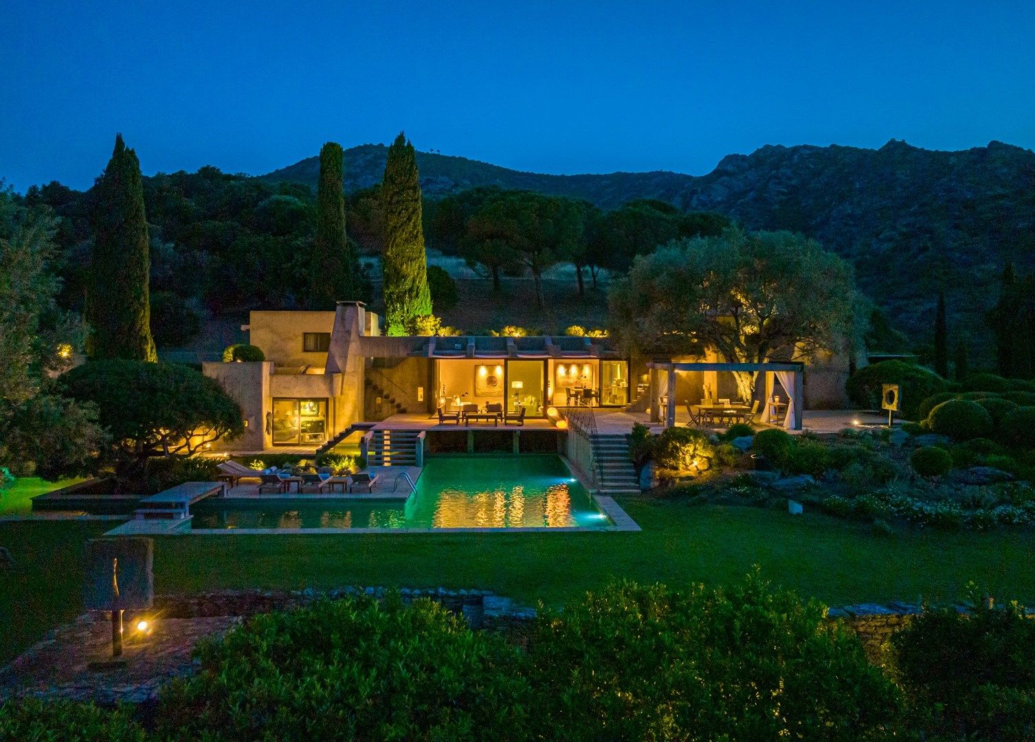 property 10 Rooms for seasonal rent on ST FLORENT (20217)