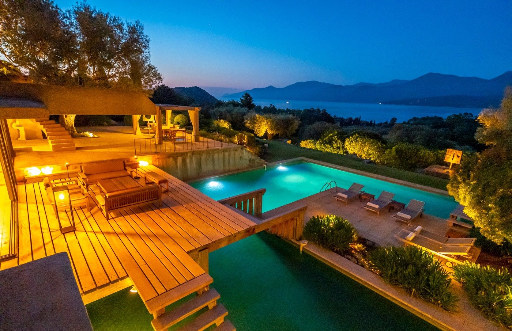 property 10 Rooms for seasonal rent on ST FLORENT (20217)