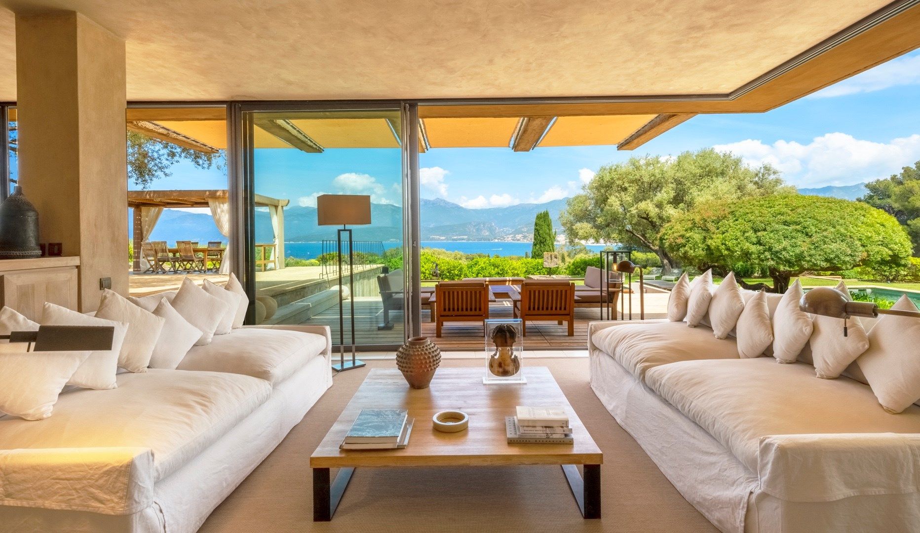 property 10 Rooms for seasonal rent on ST FLORENT (20217)