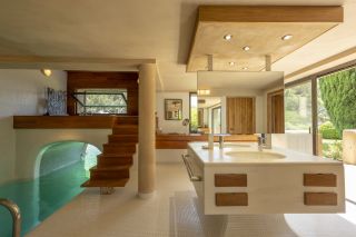 property 10 Rooms for seasonal rent on ST FLORENT (20217)