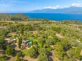 property 10 Rooms for seasonal rent on ST FLORENT (20217)