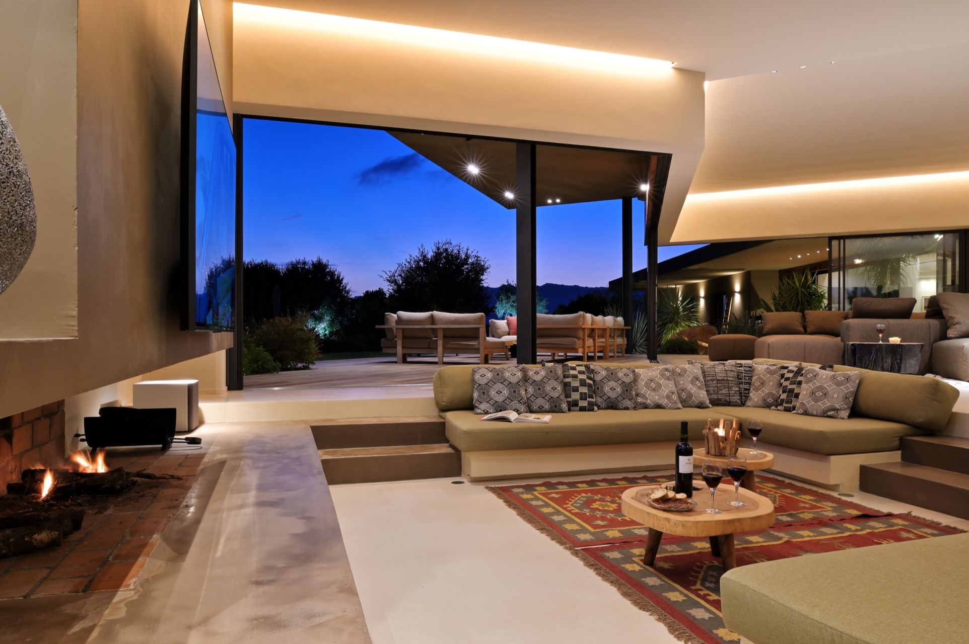 villa 8 Rooms for seasonal rent on PORTO VECCHIO (20137)