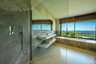 villa 8 Rooms for seasonal rent on PORTO VECCHIO (20137)