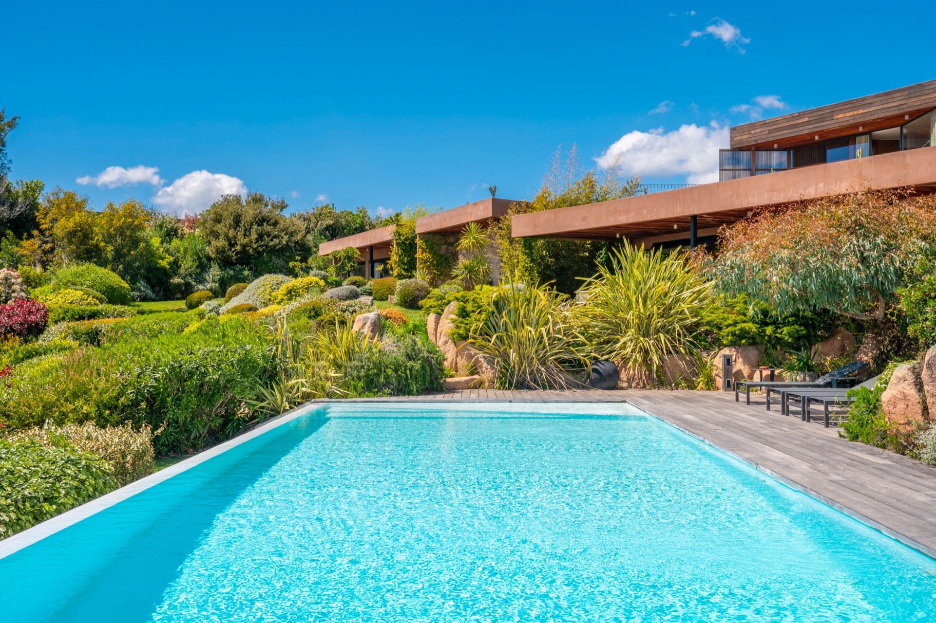 villa 10 Rooms for seasonal rent on PORTO VECCHIO (20137)