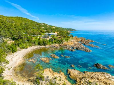 Rental Villa Sari-Solenzara 7 Rooms 400 m²