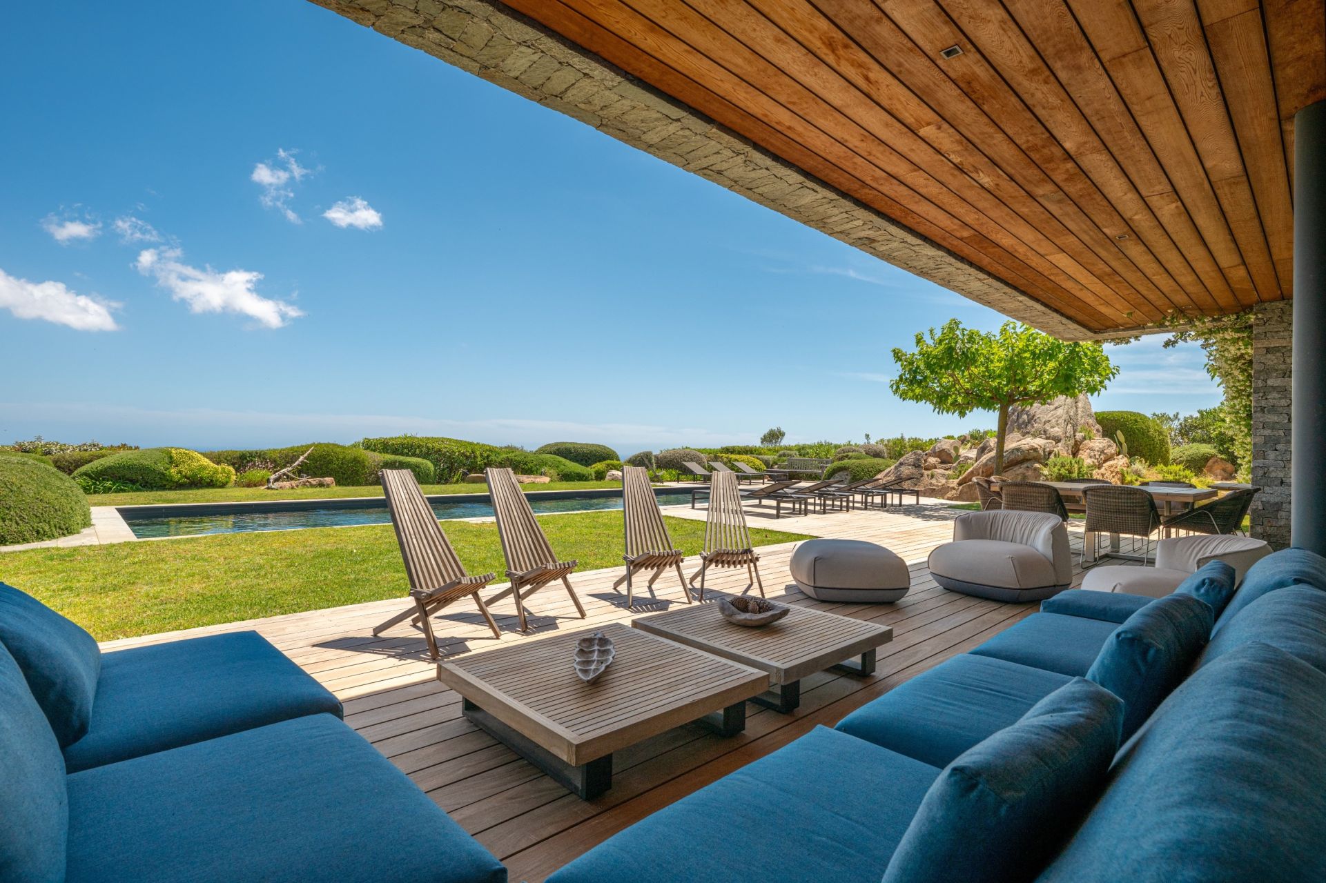 villa 7 Rooms for seasonal rent on PORTO VECCHIO (20137)