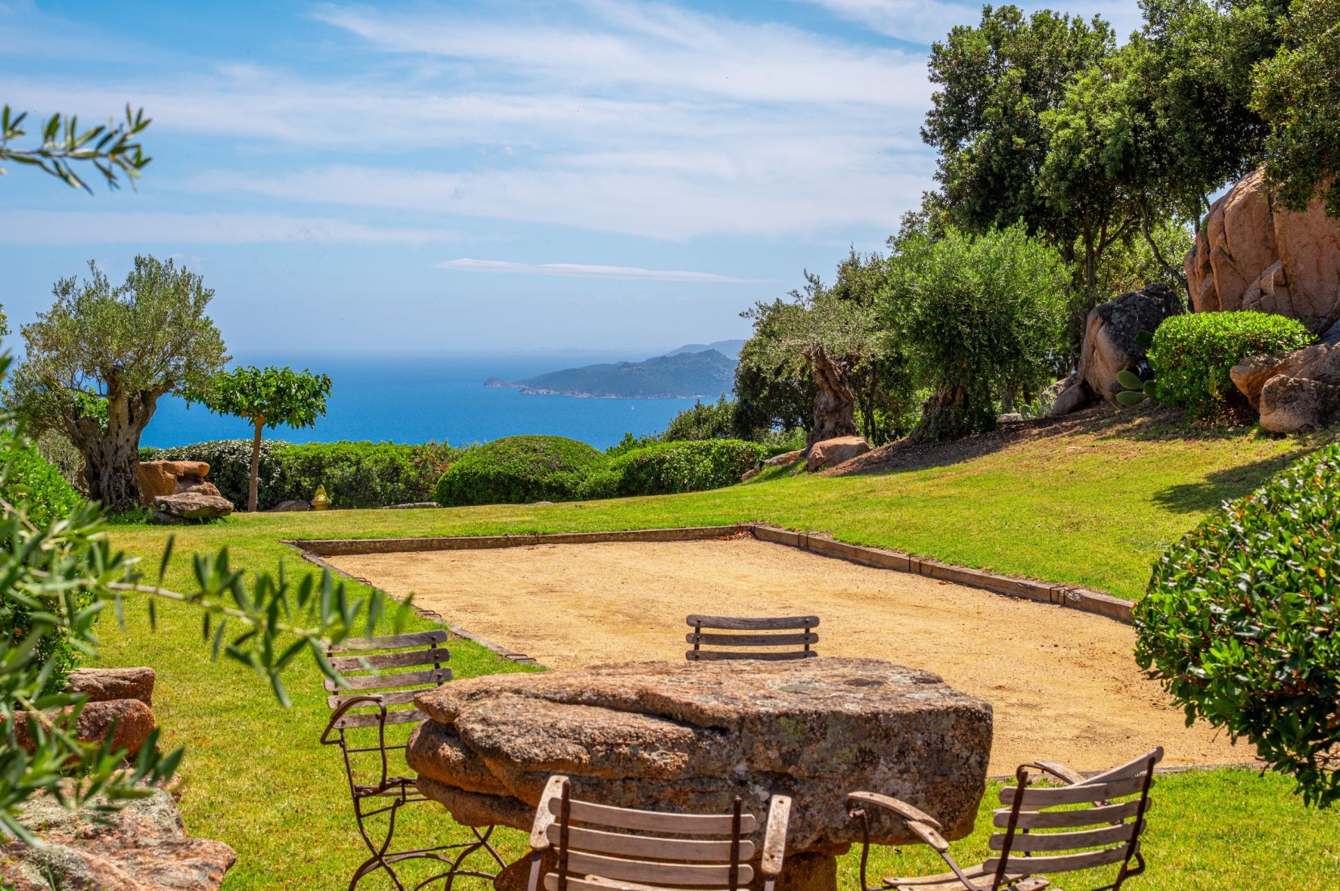 villa 7 Pièces en location saisonnière sur PORTO VECCHIO (20137)