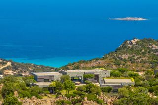 villa 7 Rooms for seasonal rent on PORTO VECCHIO (20137)