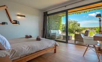 villa 7 Rooms for seasonal rent on PORTO VECCHIO (20137)