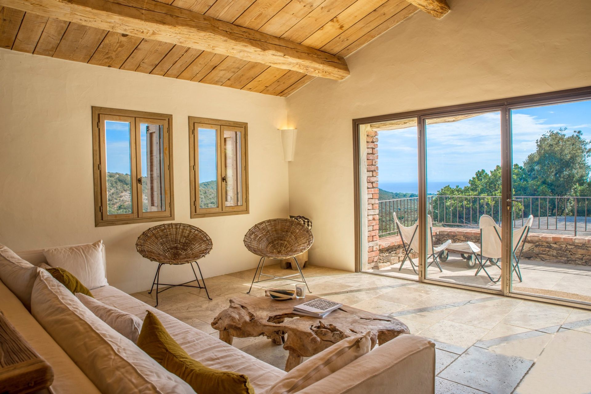 villa 6 Pièces en location saisonnière sur PORTO VECCHIO (20137)