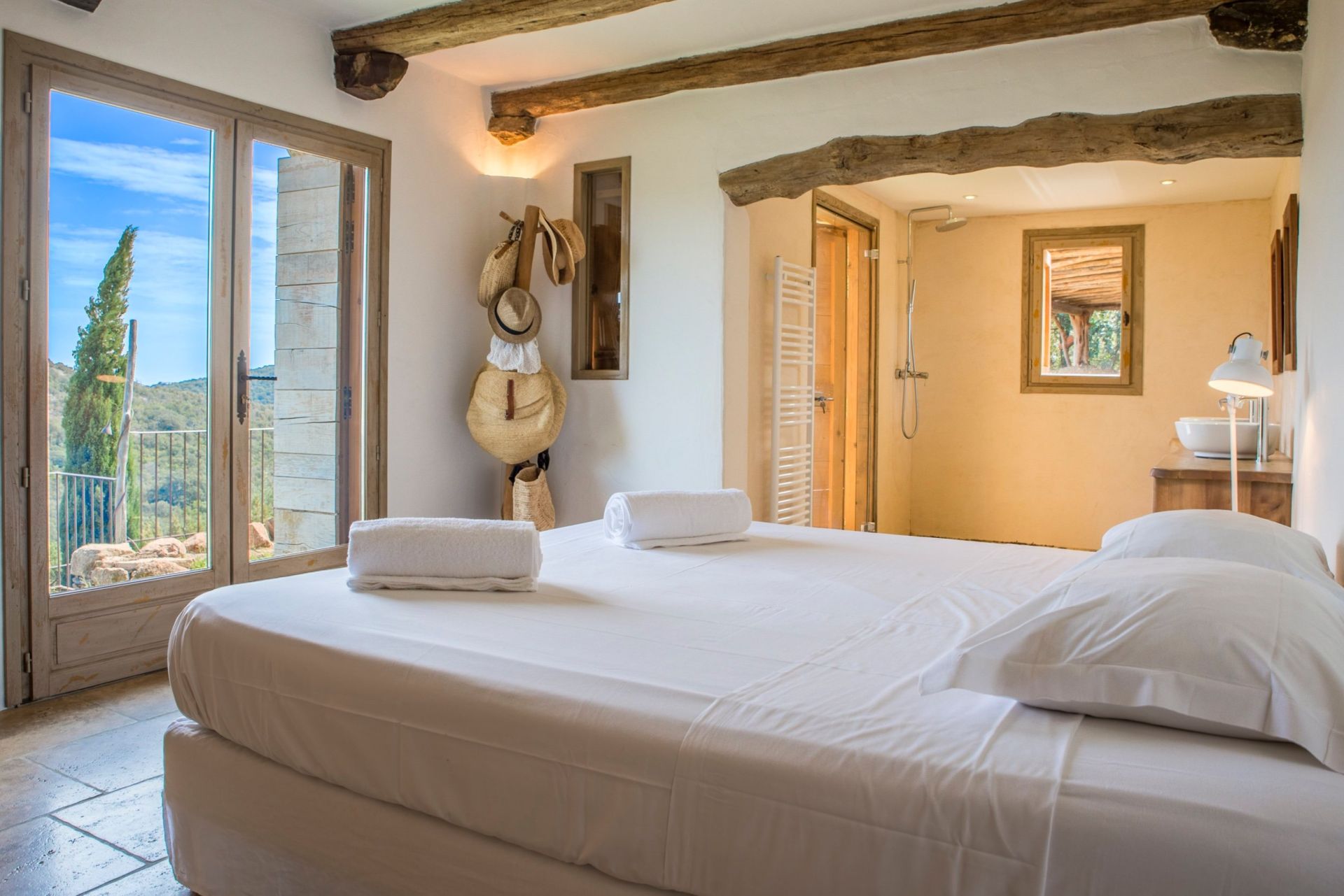 villa 6 Pièces en location saisonnière sur PORTO VECCHIO (20137)