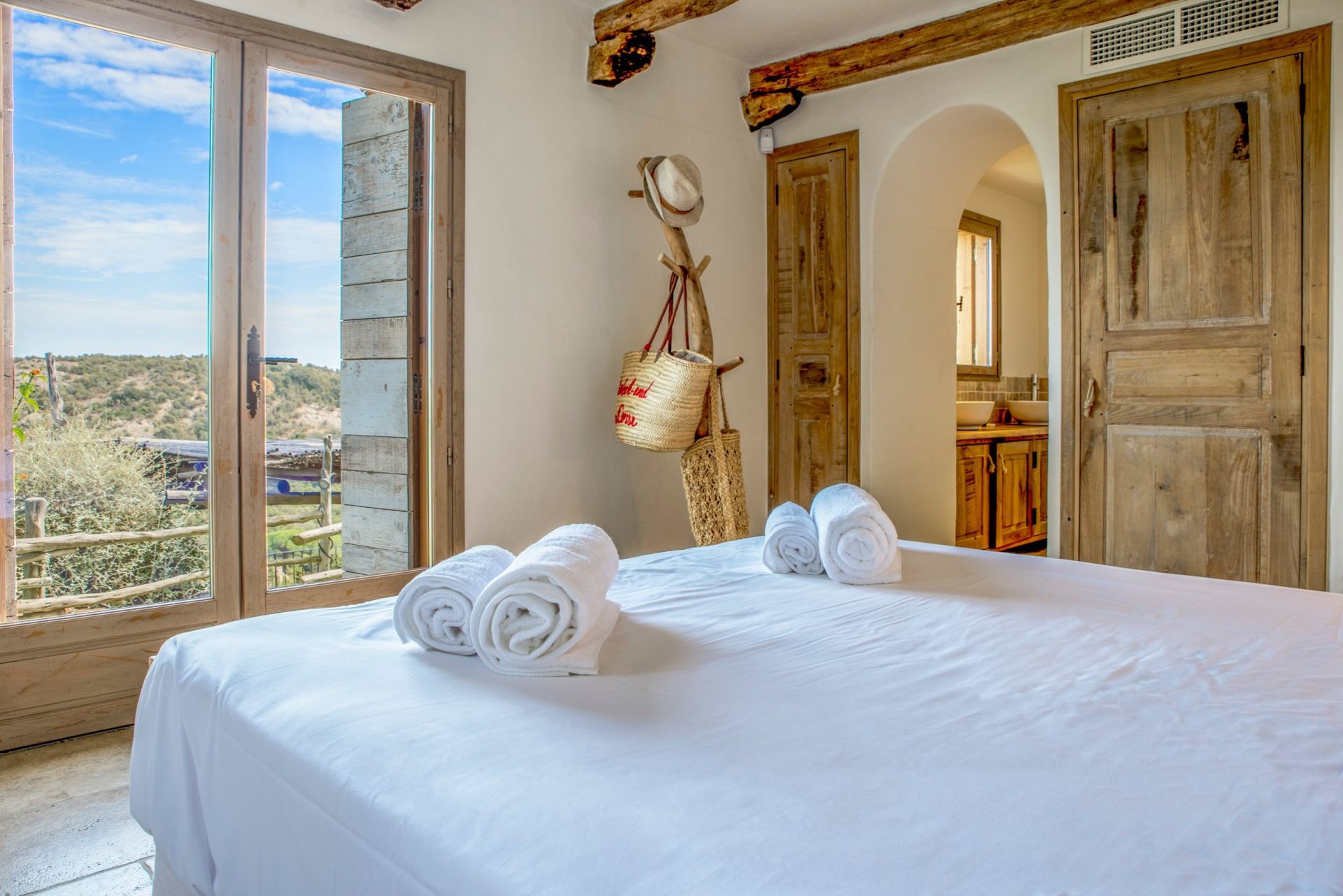 villa 6 Pièces en location saisonnière sur PORTO VECCHIO (20137)