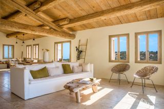 villa 6 Rooms for seasonal rent on PORTO VECCHIO (20137)