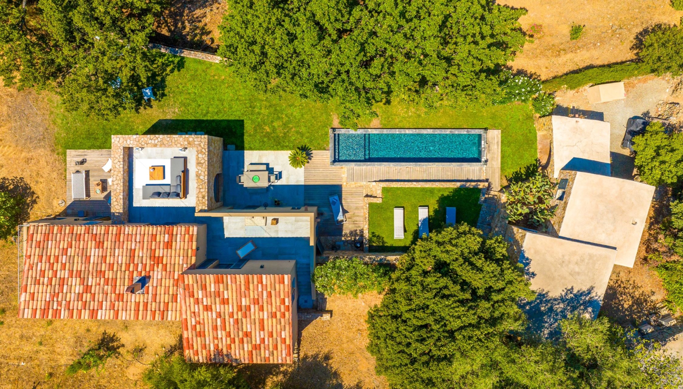 villa 6 Rooms for seasonal rent on PIGNA (20220)