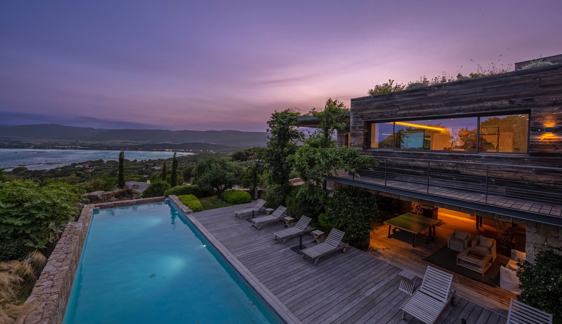 villa 14 Rooms for seasonal rent on PORTO VECCHIO (20137)