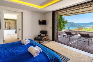 villa 14 Rooms for seasonal rent on PORTO VECCHIO (20137)