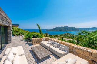 villa 14 Rooms for seasonal rent on PORTO VECCHIO (20137)