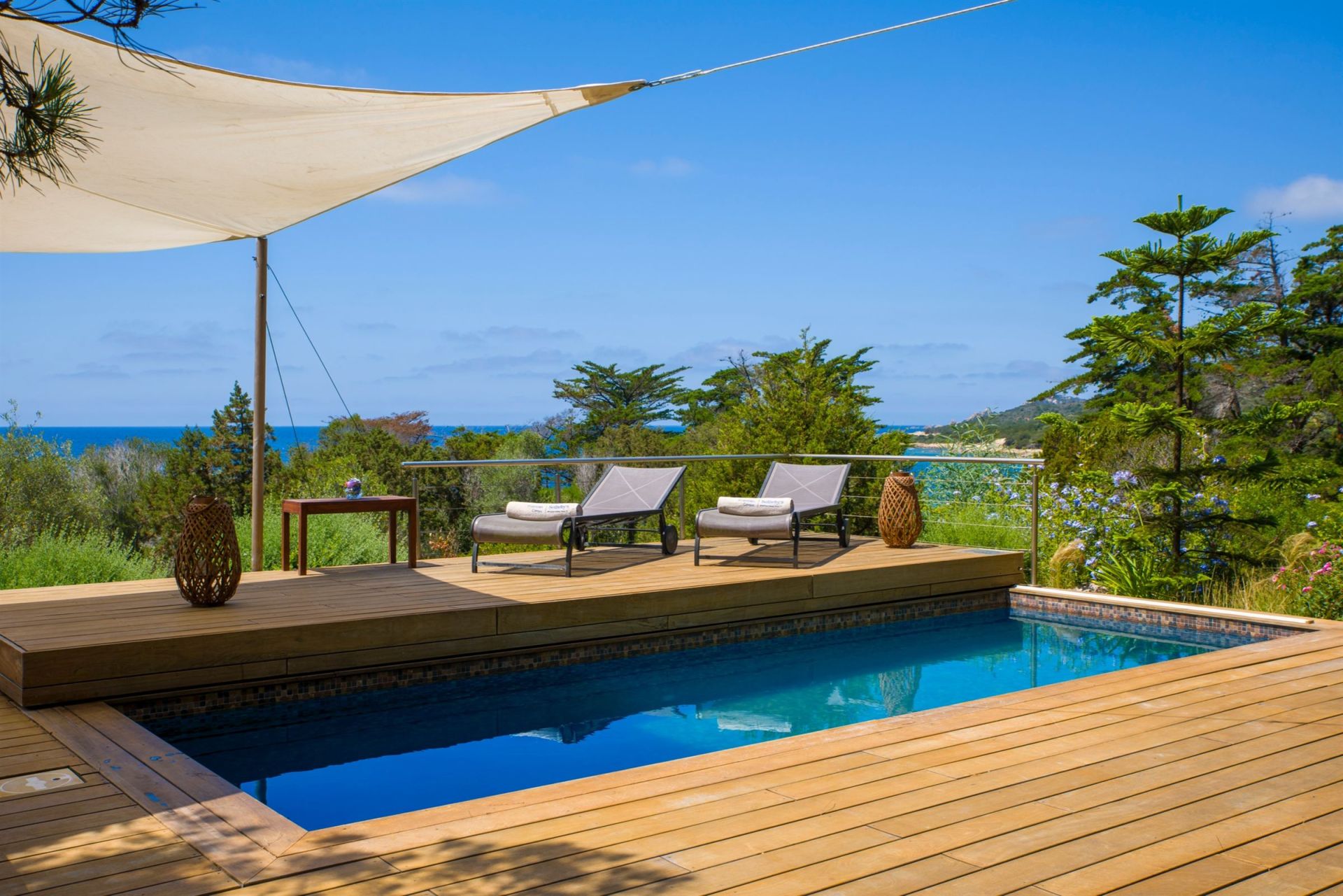 villa 9 Rooms for seasonal rent on AJACCIO (20000)