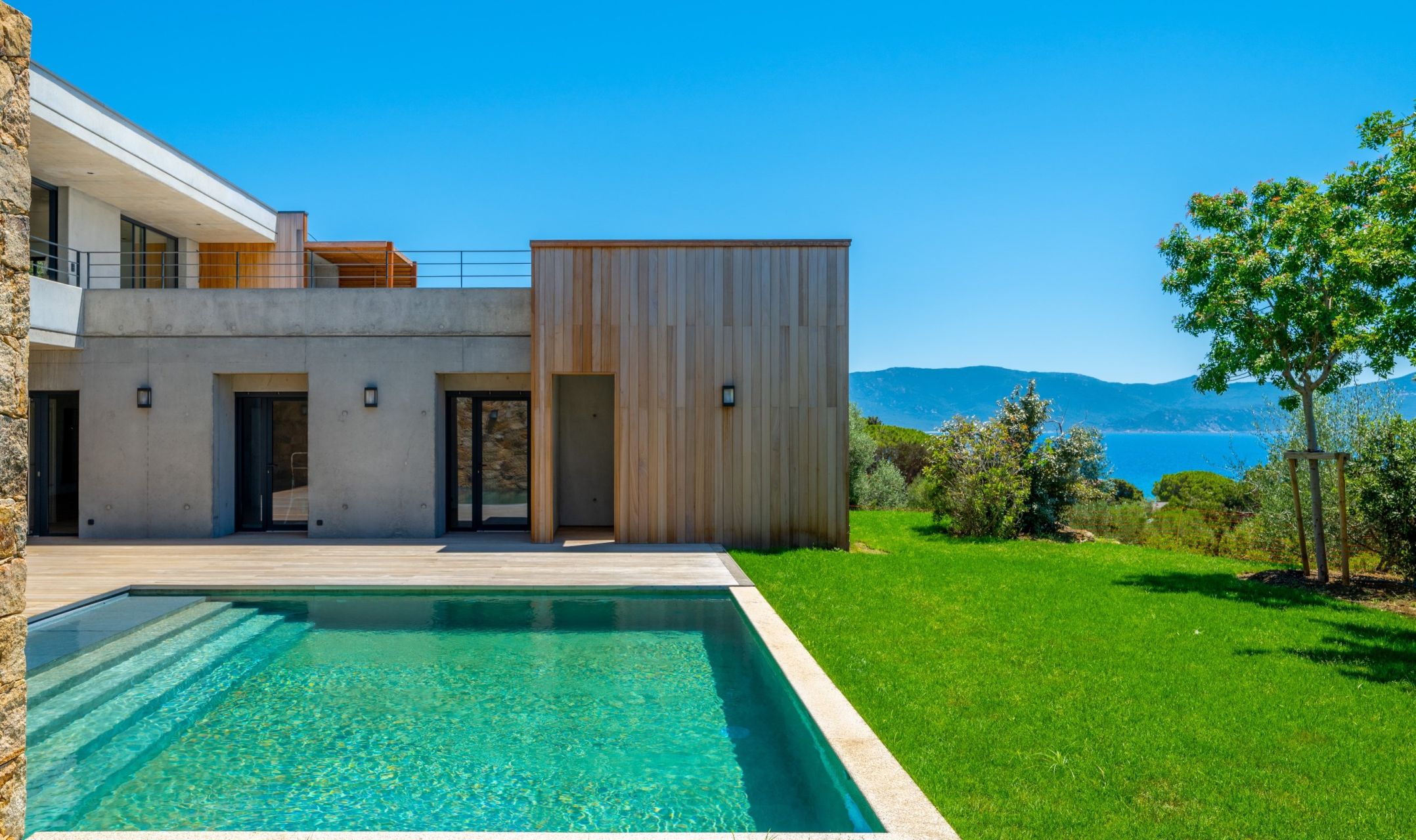 villa 10 Rooms for sale on OLMETO (20113)