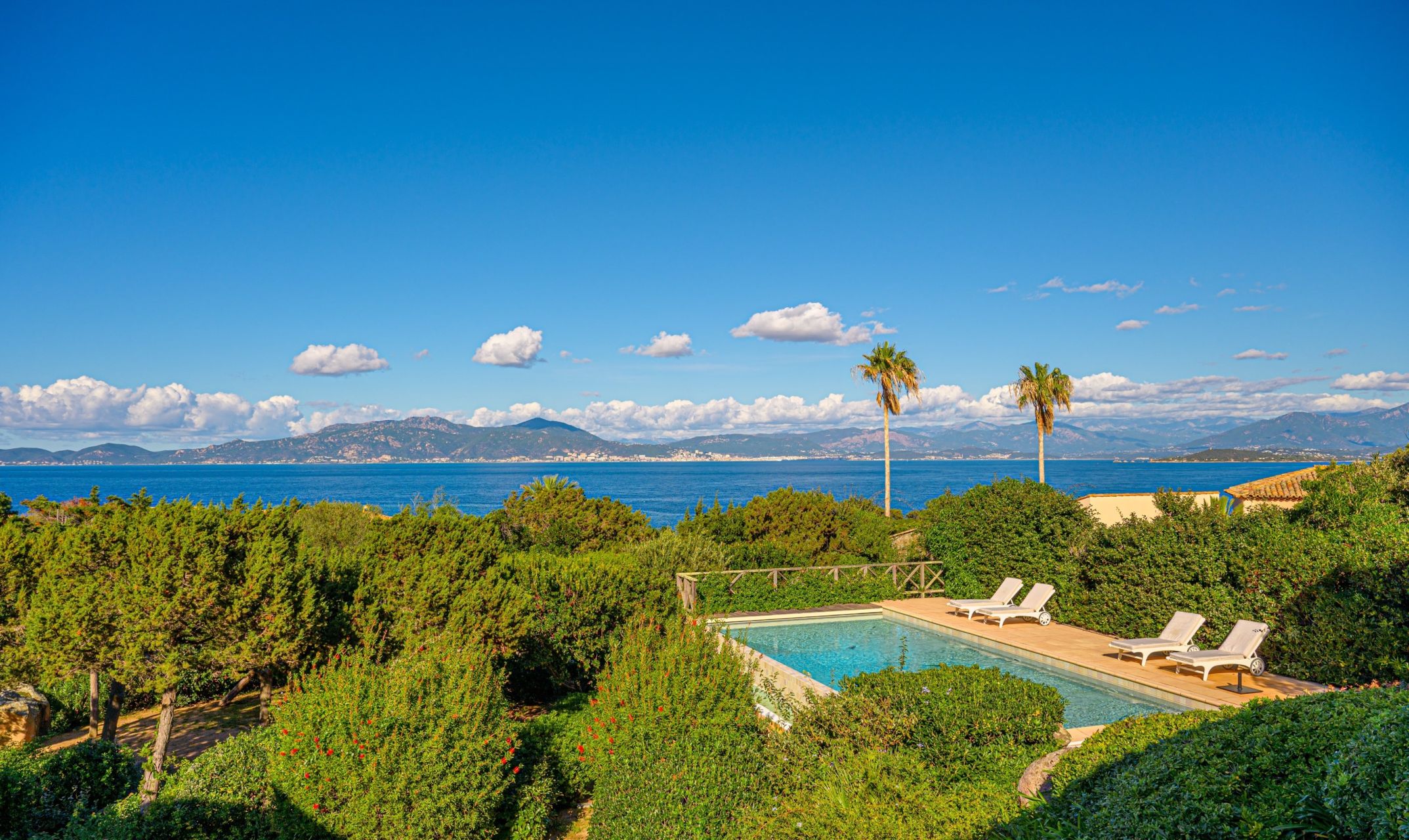 villa 8 Pièces en vente sur COTI CHIAVARI (20138)