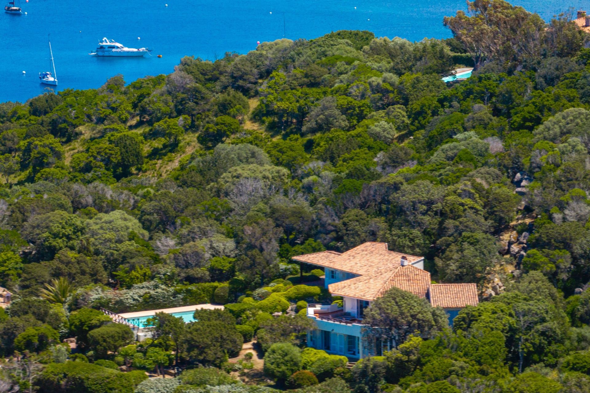 villa 8 Pièces en vente sur COTI CHIAVARI (20138)
