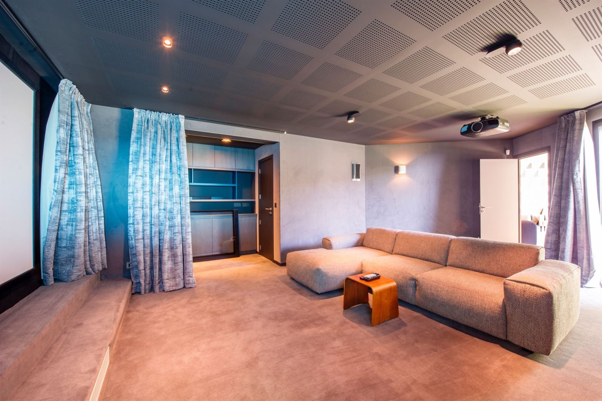 villa 8 Pièces en location saisonnière sur PORTO VECCHIO (20137)