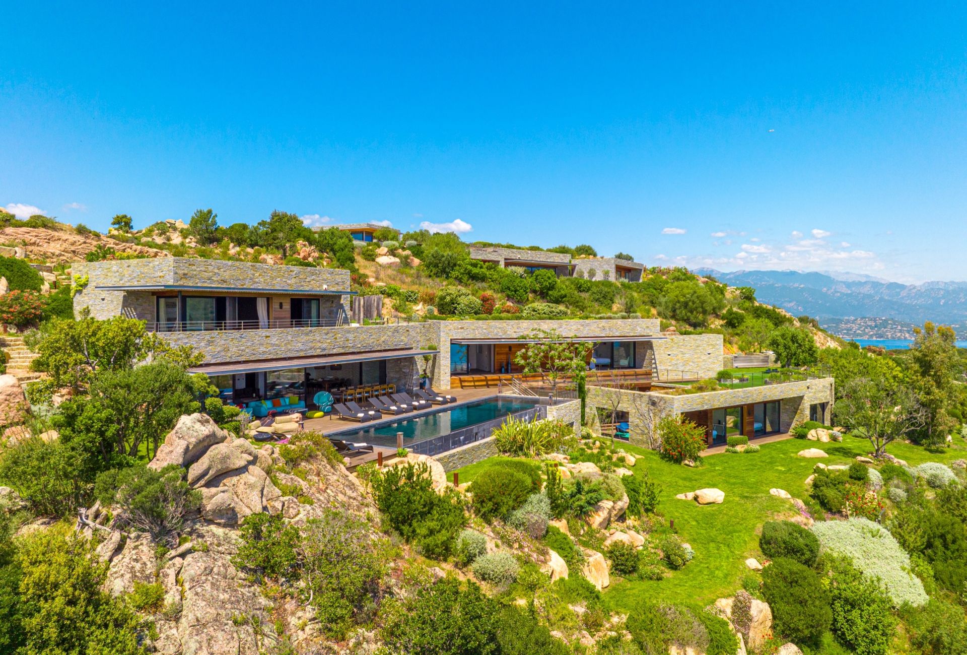 villa 8 Pièces en location saisonnière sur PORTO VECCHIO (20137)