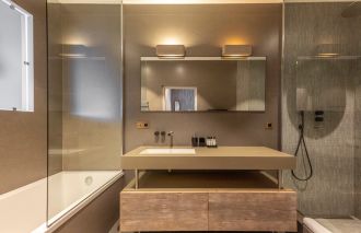 villa 8 Rooms for seasonal rent on PORTO VECCHIO (20137)