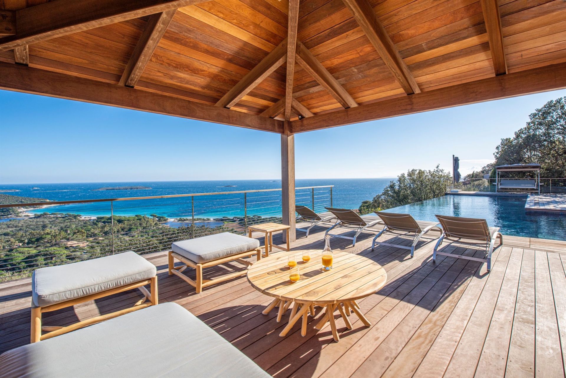 villa 9 Pièces en location saisonnière sur PORTO VECCHIO (20137)