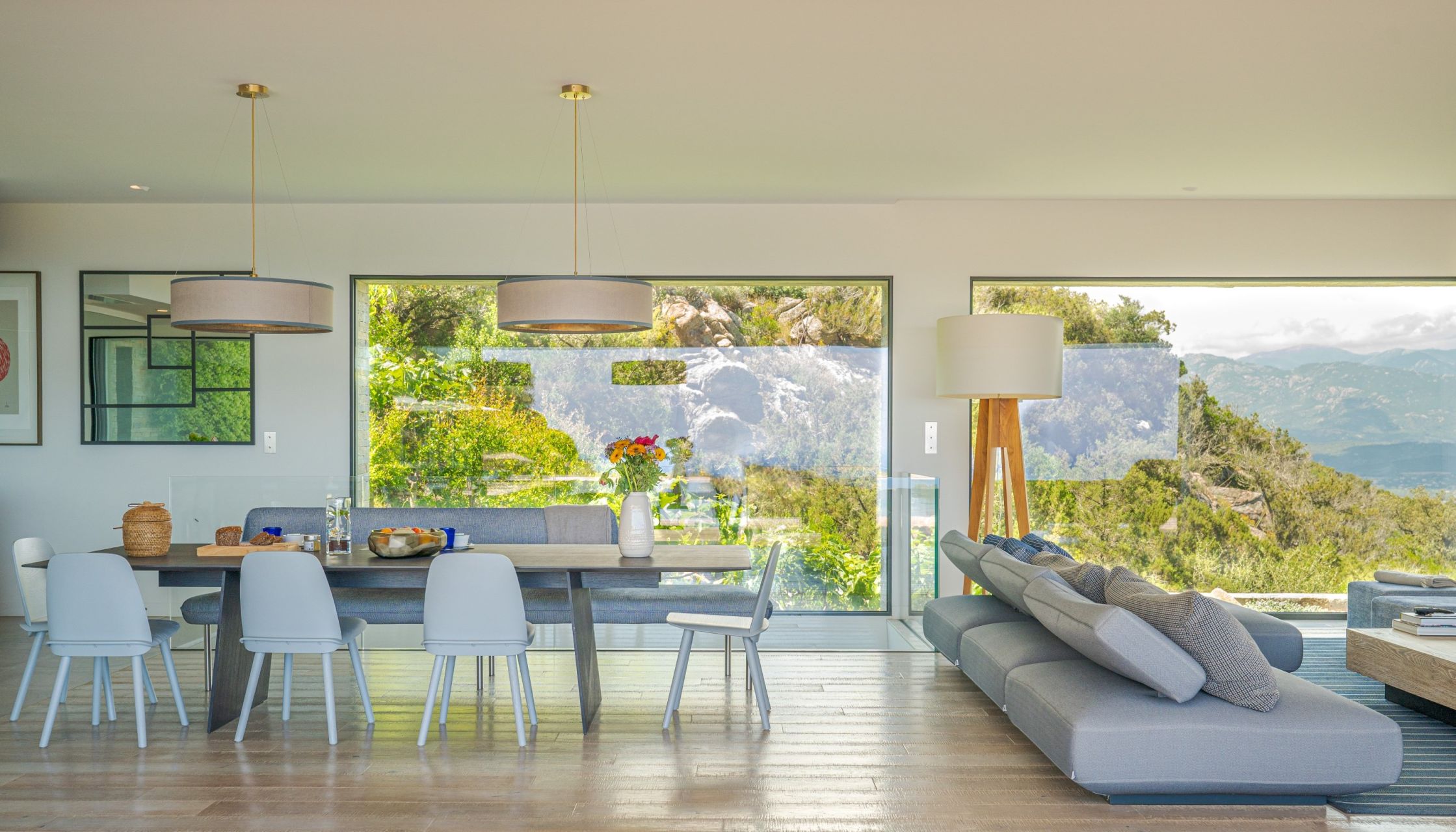villa 9 Rooms for seasonal rent on PORTO VECCHIO (20137)