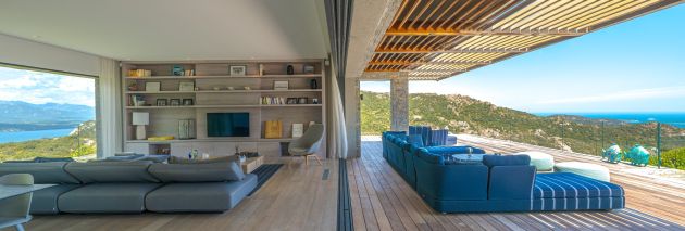 villa 9 Rooms for seasonal rent on PORTO VECCHIO (20137)