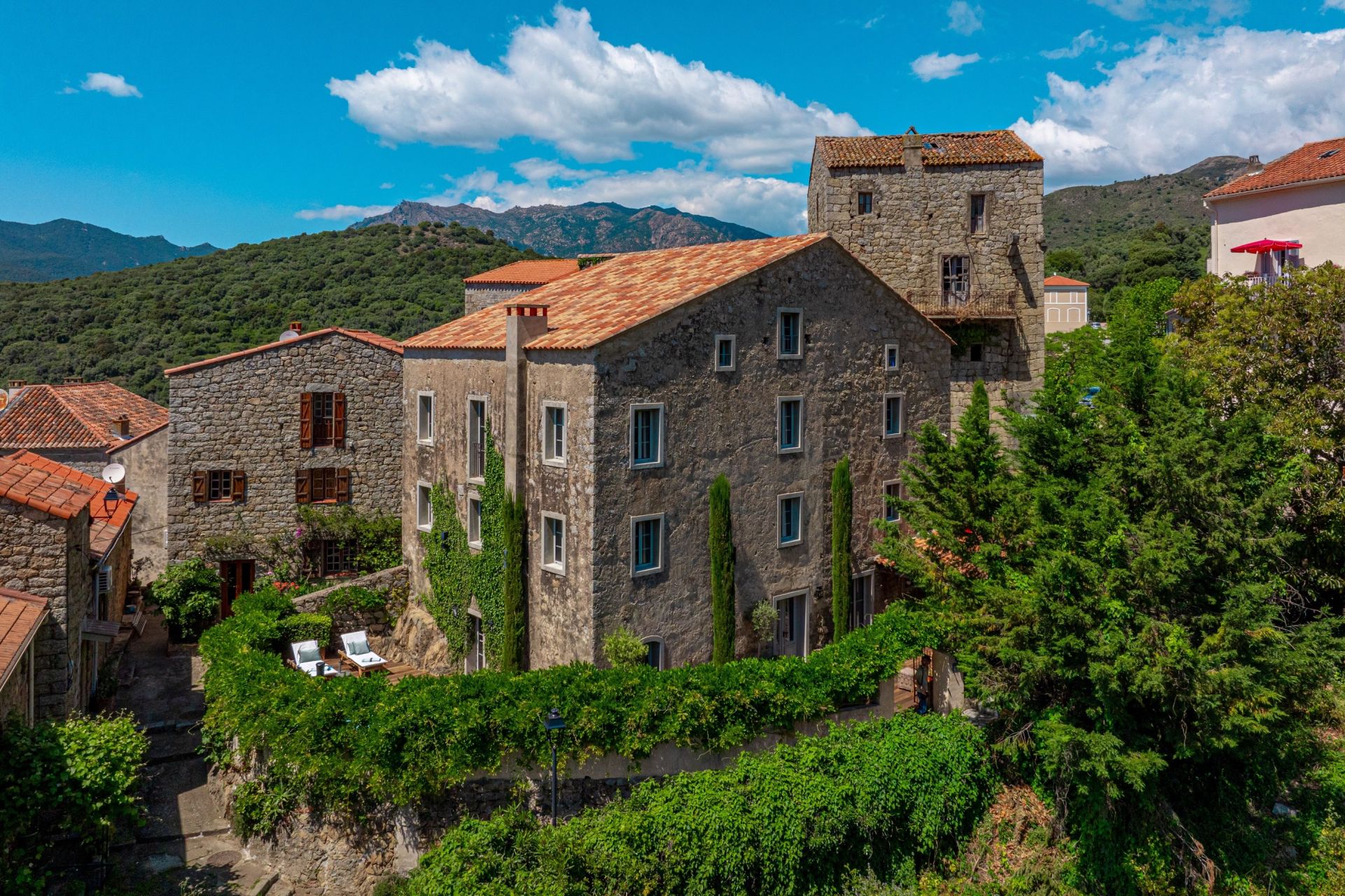 house 12 Rooms for sale on PROPRIANO (20110)