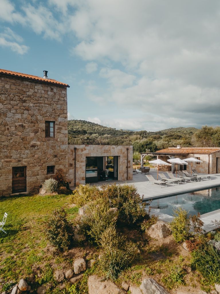 house 6 Rooms for seasonal rent on SERRA DI FERRO (20140)