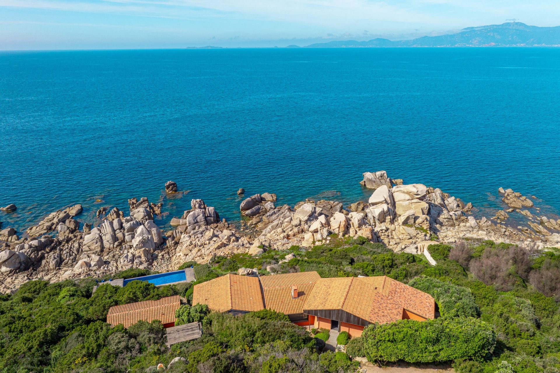 villa 11 Rooms for sale on COTI CHIAVARI (20138)