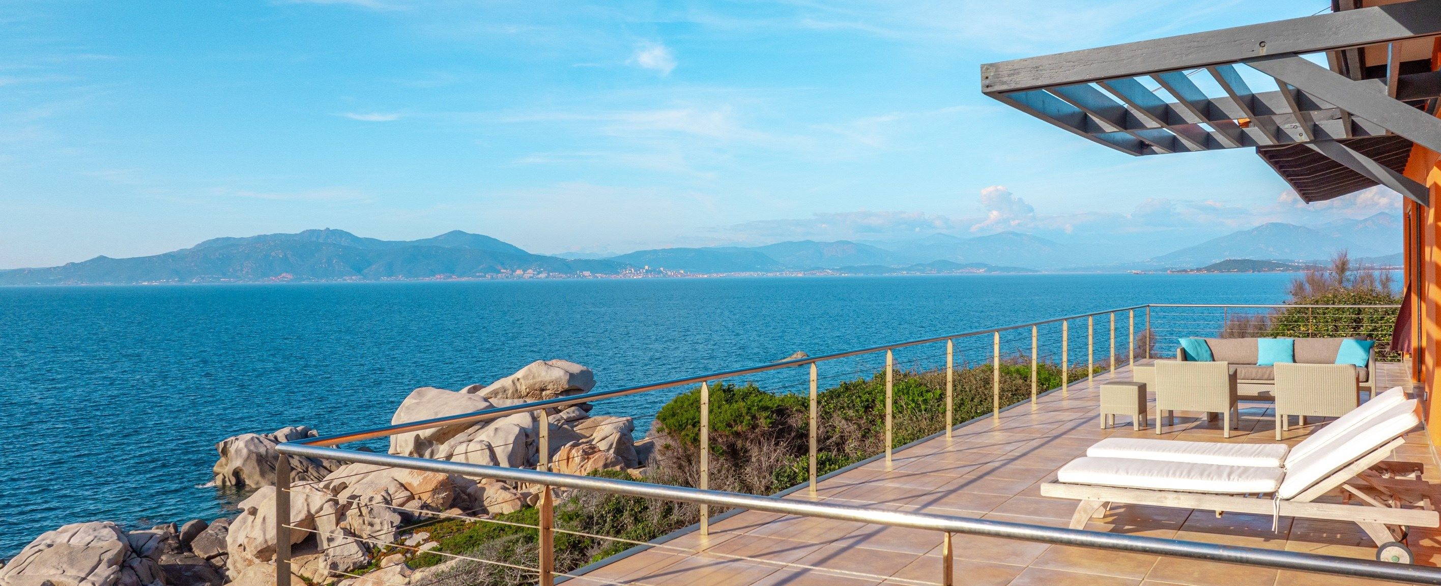 villa 11 Rooms for sale on COTI CHIAVARI (20138)