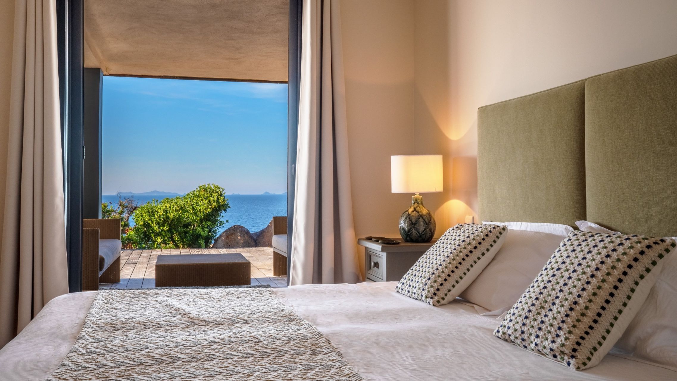 villa 11 Rooms for sale on COTI CHIAVARI (20138)