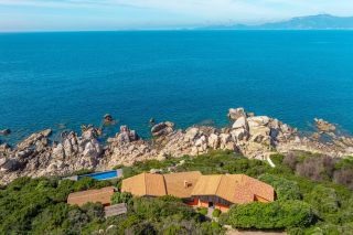 villa 11 Rooms for sale on COTI CHIAVARI (20138)