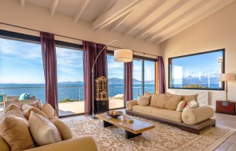 villa 11 Rooms for sale on COTI CHIAVARI (20138)