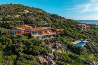 villa 11 Rooms for sale on COTI CHIAVARI (20138)