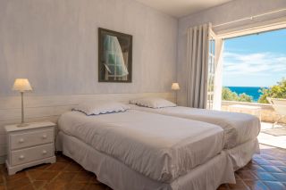 villa 7 Rooms for seasonal rent on BONIFACIO (20169)