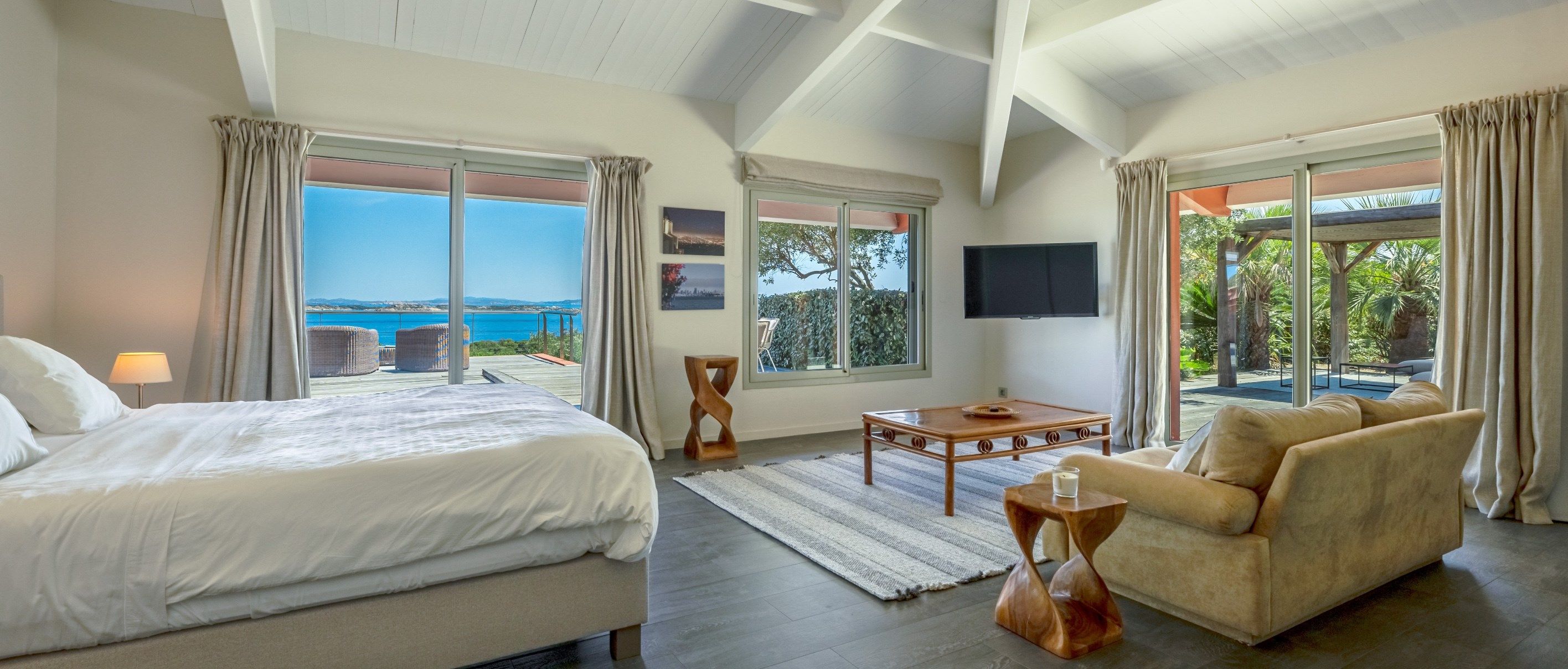 villa 11 Rooms for seasonal rent on BONIFACIO (20169)