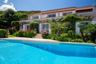 villa 10 Pièces en location saisonnière sur AJACCIO (20000)