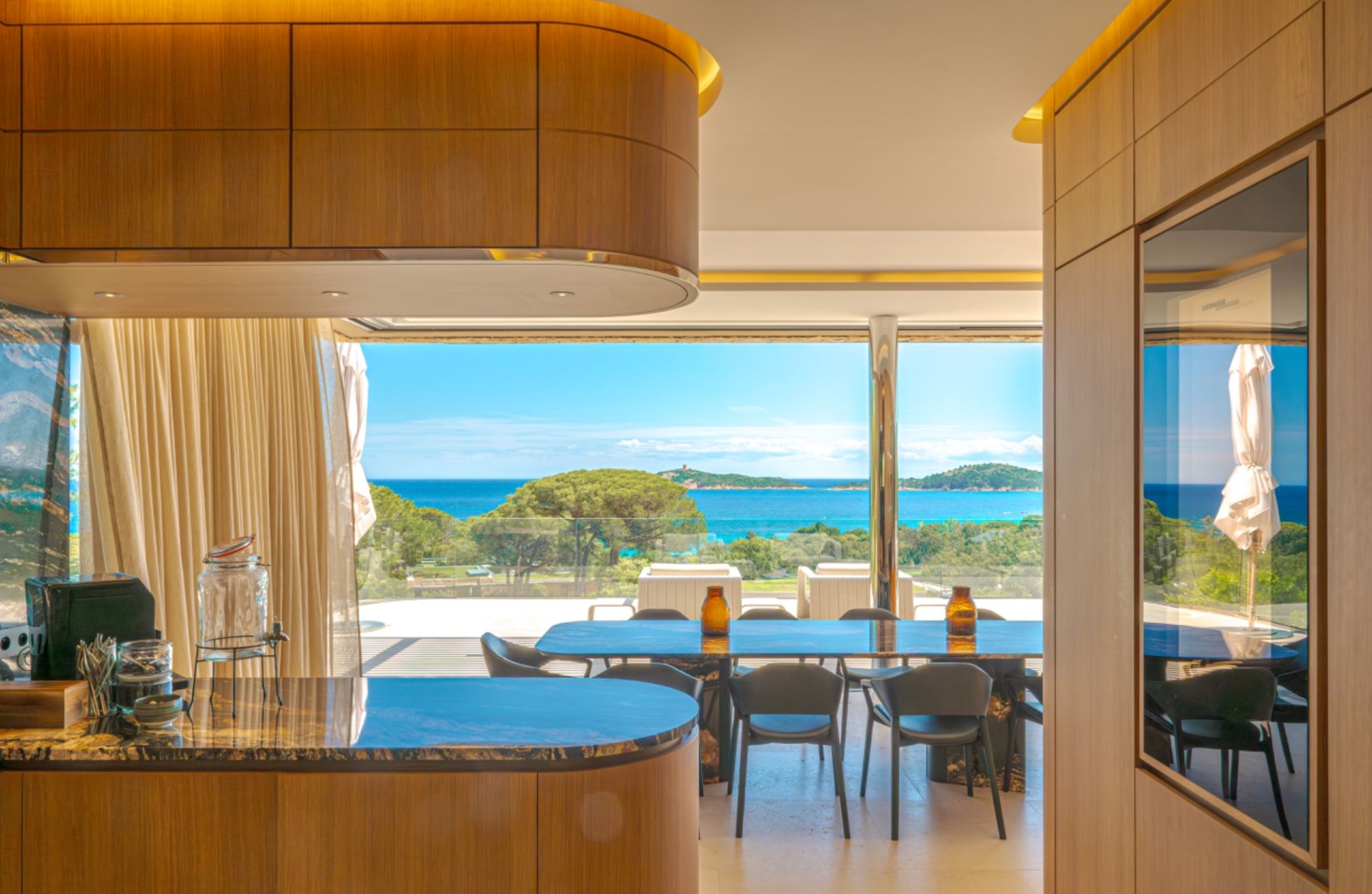 villa 8 Pièces en location saisonnière sur STE LUCIE DE PORTO VECCHIO (20144)