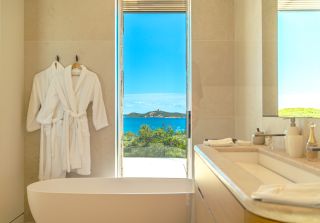 villa 8 Pièces en location saisonnière sur STE LUCIE DE PORTO VECCHIO (20144)