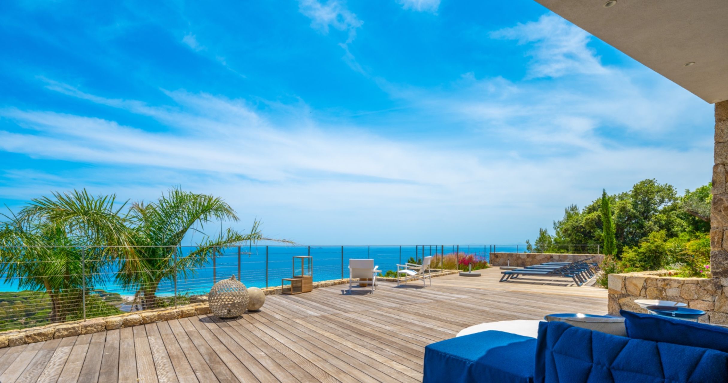 villa 8 Rooms for seasonal rent on PORTO VECCHIO (20137)