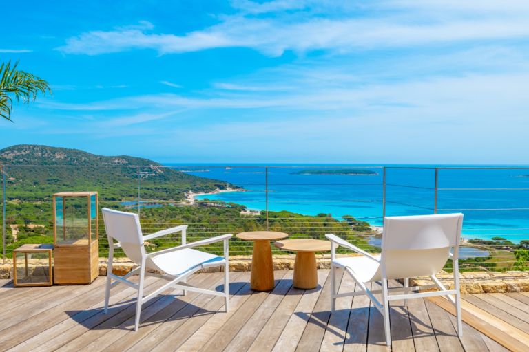 villa 8 Rooms for seasonal rent on PORTO VECCHIO (20137)