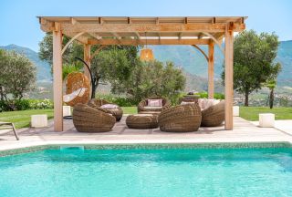 house 8 Rooms for seasonal rent on ST FLORENT (20217)